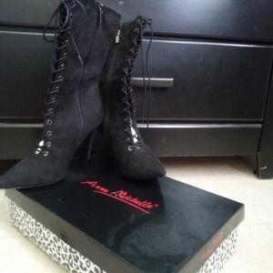 Anne Michelle heels